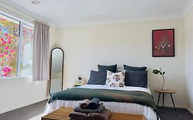 Entire 3-Bdrm Holiday House Flat Central Location